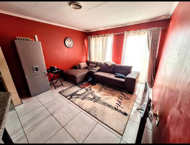 2 BEDROOM APARTMENT FOR SALE IN THE ORCHARDS